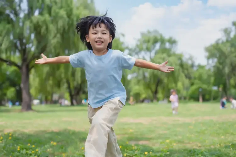 少兒小腿容易長(zhǎng)濕疹能靠自己自愈嗎(圖1)