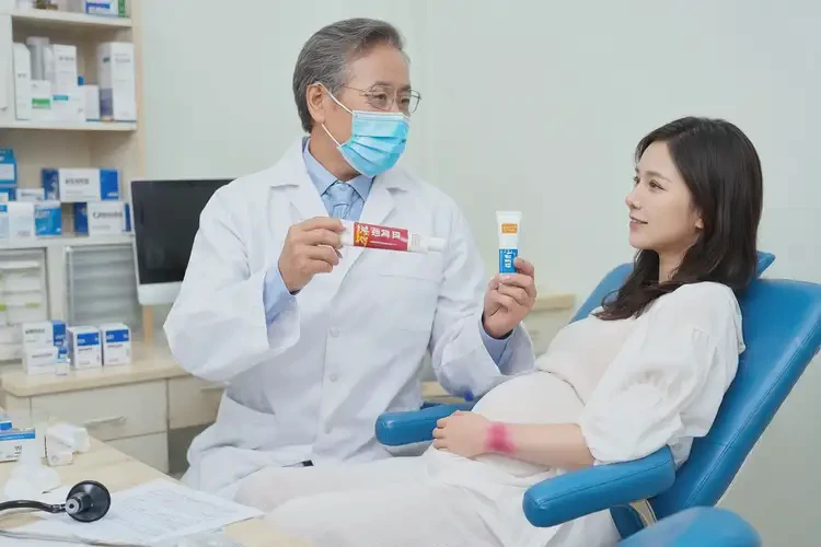 產(chǎn)婦手上經(jīng)常起濕疹能夠徹底治愈嗎(圖2)