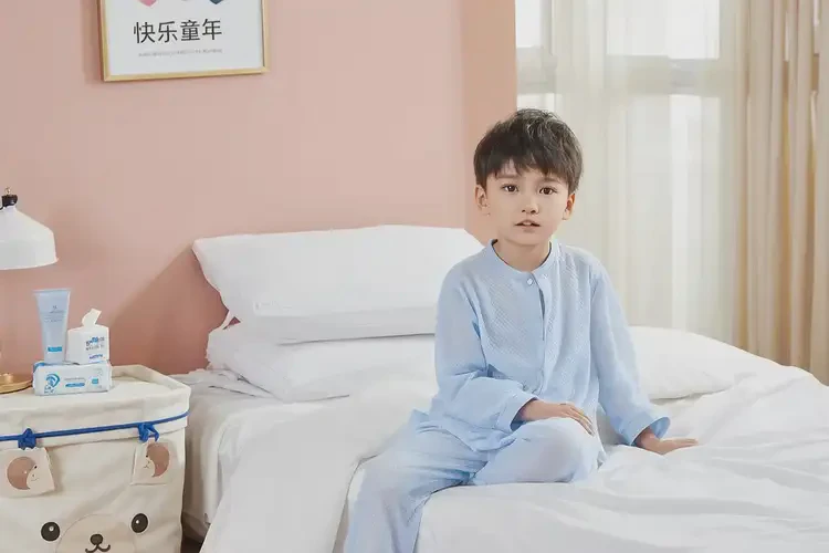 小孩脖子上起濕疹能靠自己自愈嗎(圖1)