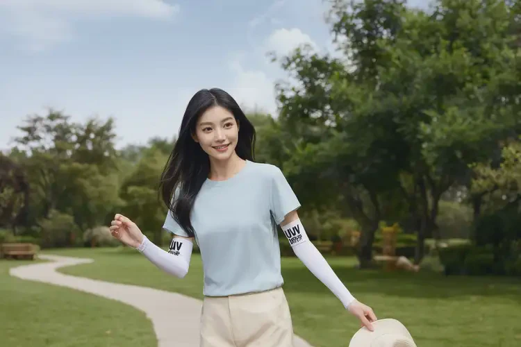 女性手臂經(jīng)常長(zhǎng)濕疹能靠自己自愈嗎(圖1)