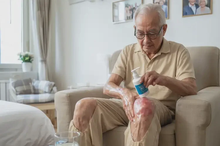 高齡老人大腿上偶爾起濕疹不管它會自己自愈嗎(圖3)