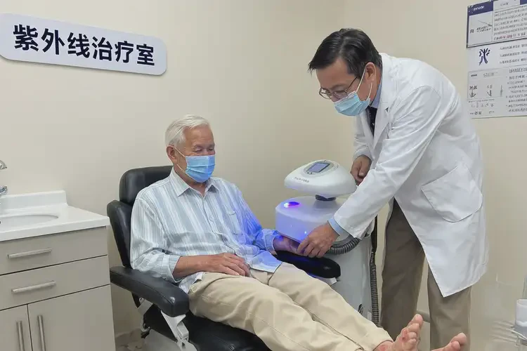 高齡老人小腿偶爾長(zhǎng)濕疹能夠徹底治愈嗎(圖1)