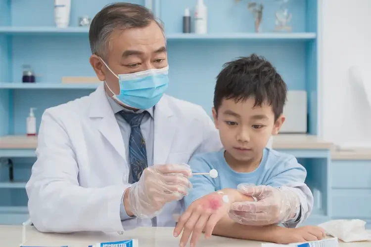 小兒手上經(jīng)常長濕疹不管它會自己好嗎(圖3)