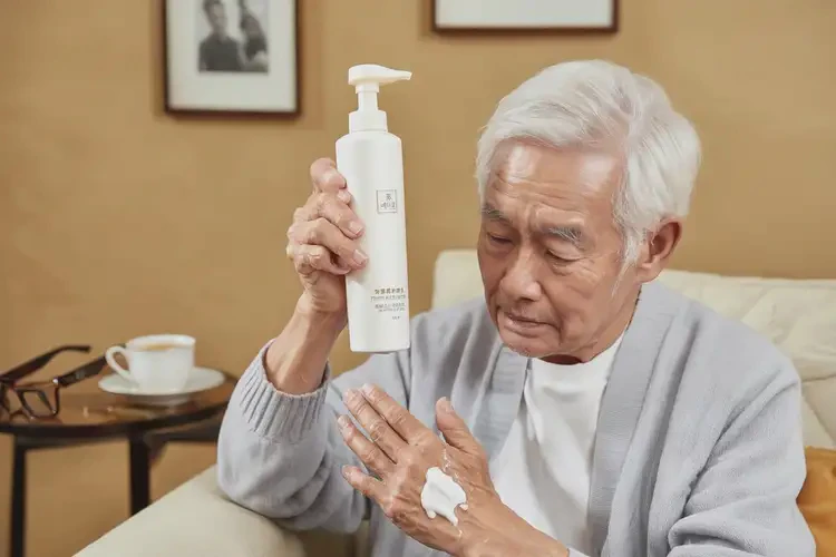 高龄老人屁股长湿疹能不能彻底自愈(图1)