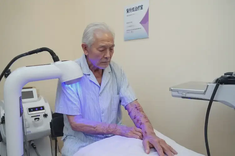 高齡老人四肢出現(xiàn)濕疹能不能根治(圖2)