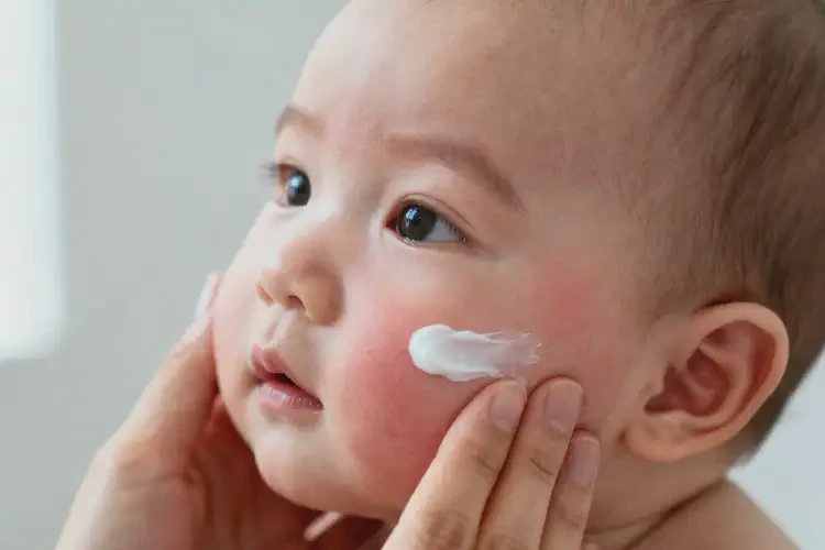 寶寶面部經(jīng)常長濕疹不管它會自己痊愈嗎(圖2)