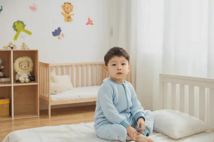 小兒四肢偶爾長濕疹不管它會自己自愈嗎(圖1)