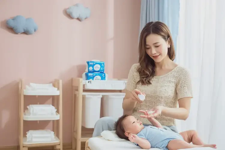 婴儿手上有湿疹能彻底自愈吗(图1)