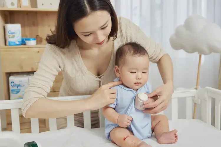 寶寶脖子偶爾長(zhǎng)濕疹能徹底自愈嗎(圖3)