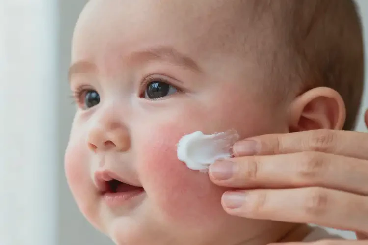 寶寶面部經(jīng)常長濕疹不管它會自己痊愈嗎(圖4)