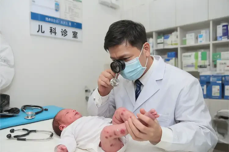 新生儿小腿上经常长湿疹可以彻底自愈吗(图2)