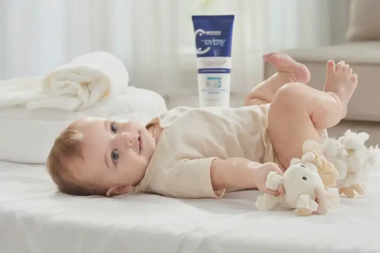 宝宝脖子有湿疹能靠自己自愈吗(图1)