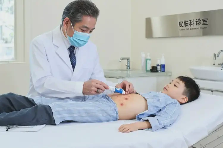 小兒肚子上長濕疹能夠徹底治愈嗎(圖3)