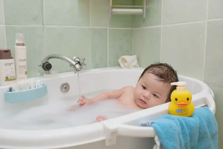 新生兒大腿起濕疹可以徹底自愈嗎(圖3)