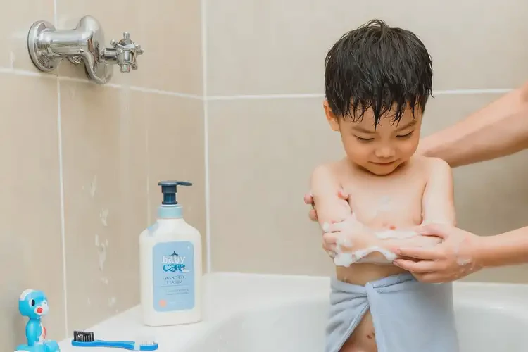 兒童脖子上長濕疹不管它會(huì)自己自愈嗎(圖2)