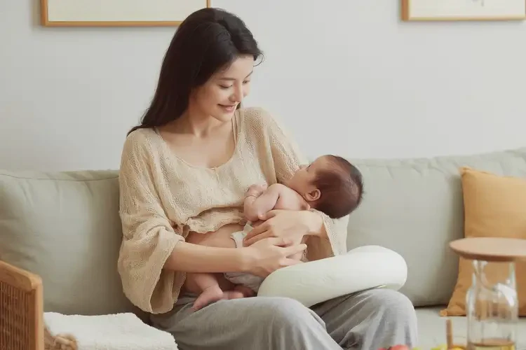 哺乳期媽媽屁股上容易長(zhǎng)濕疹可以徹底自愈嗎(圖1)