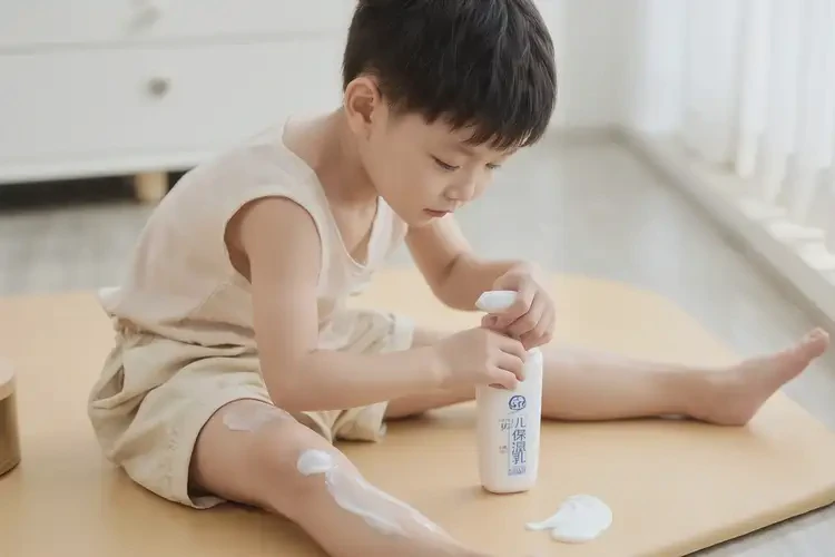 小兒大腿偶爾起濕疹可不可以徹底自愈(圖2)