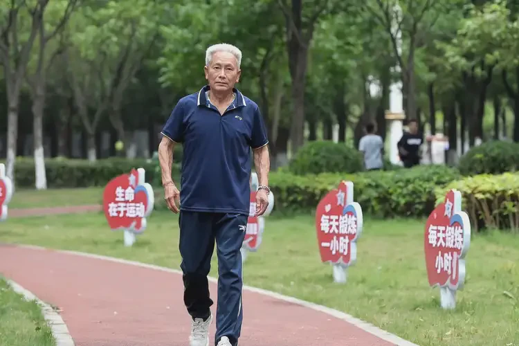 中老年人晚上血糖13(圖1)