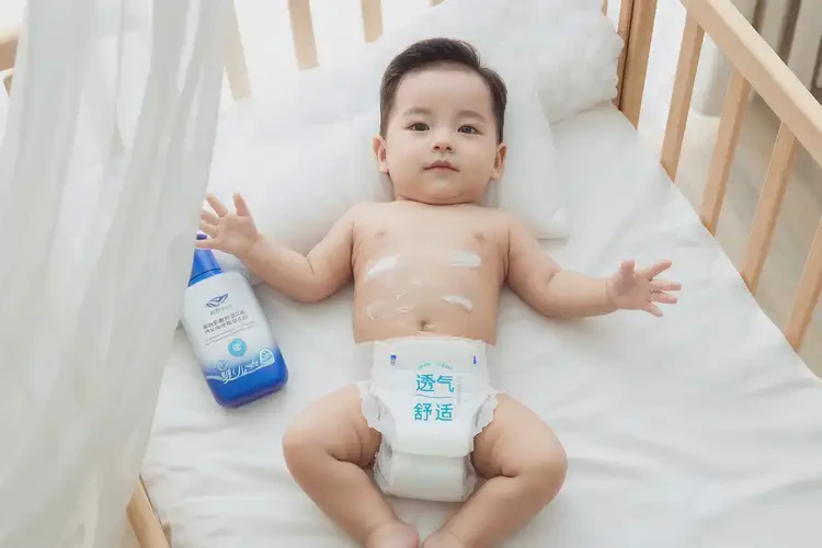 嬰兒屁股上長濕疹不管它會自己好嗎(圖2)