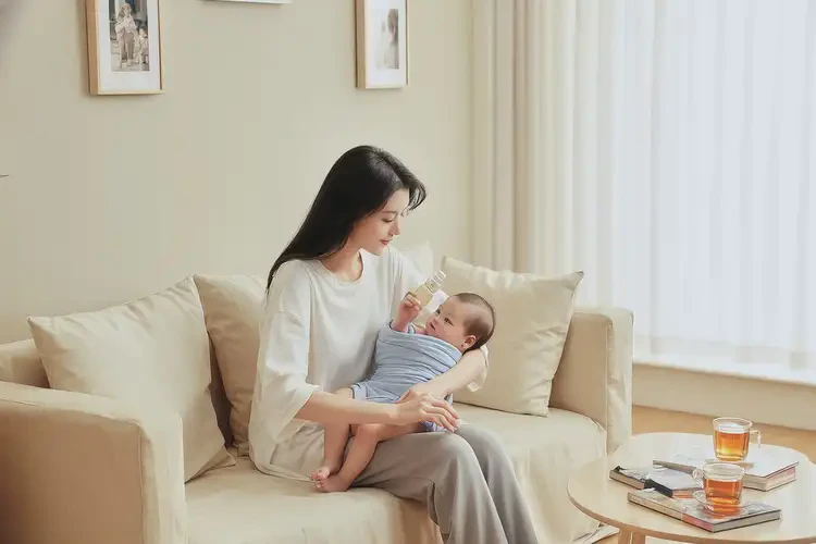 哺乳期媽媽大腿上長(zhǎng)濕疹能不能徹底自愈(圖1)