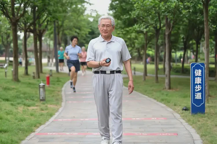 中老年人早上血糖4点7是糖尿病吗(图3)