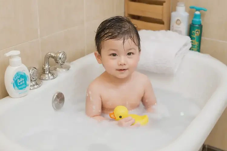 寶寶小腿上容易起濕疹不管它會(huì)自己好嗎(圖2)