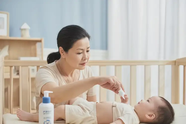 兒童肚子經(jīng)常長濕疹不管它會自己好嗎(圖3)