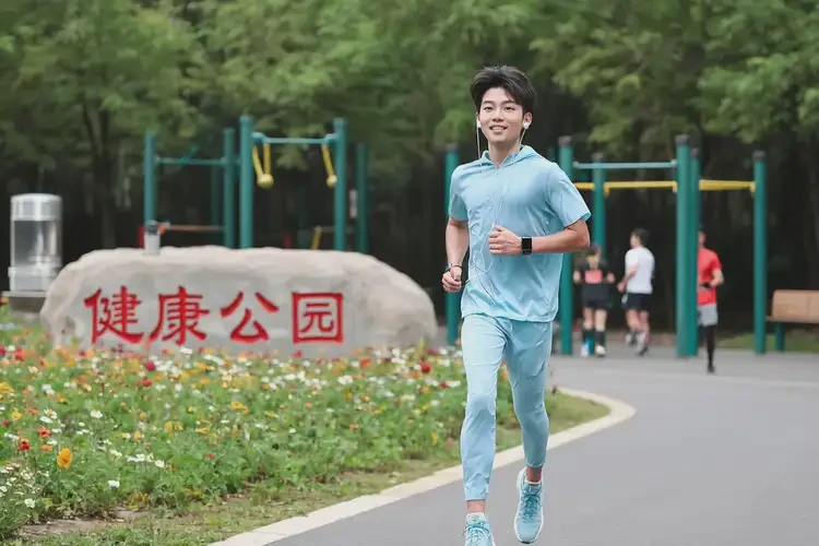 大学生屁股经常起湿疹可以彻底自愈吗(图1)