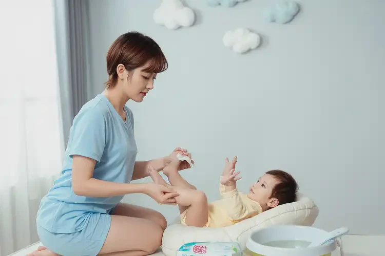 嬰兒屁股上長濕疹不管它會自己好嗎(圖3)