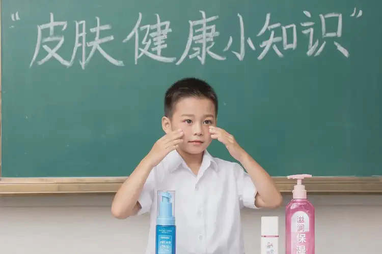 小學(xué)生面部出濕疹可不可以徹底自愈(圖1)