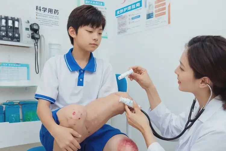 中學生小腿長濕疹不管它會自己自愈嗎(圖1)