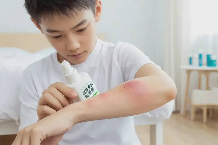 青少年手臂上容易起濕疹不管它會自己好嗎(圖2)