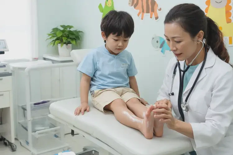 宝宝脚上偶尔长湿疹可以彻底自愈吗(图2)