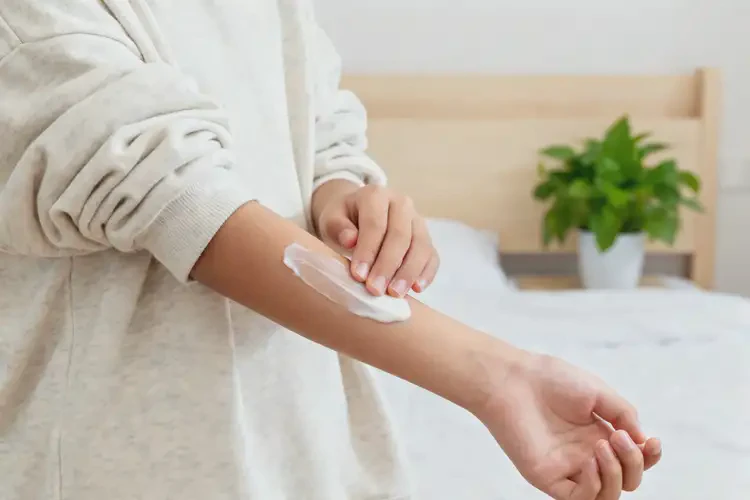 中學(xué)生全身容易起濕疹能夠徹底治愈嗎(圖1)