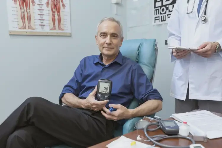 中年人晚上血糖28(图1)