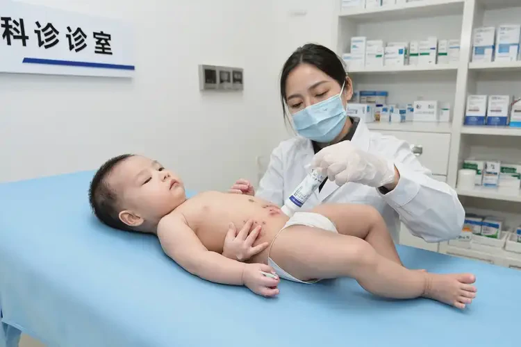 嬰幼兒肚子起濕疹可不可以徹底自愈(圖1)