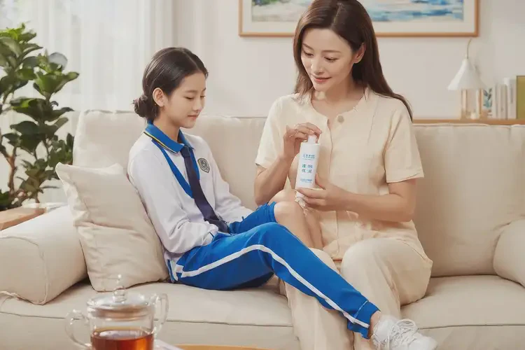 中学生小腿容易起湿疹不管它会自己痊愈吗(图1)