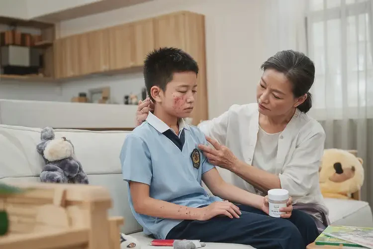 小學(xué)生臉上經(jīng)常長濕疹能不能徹底自愈(圖1)