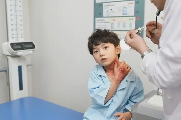 孩子脖子偶爾長(zhǎng)濕疹可不可以根治(圖4)