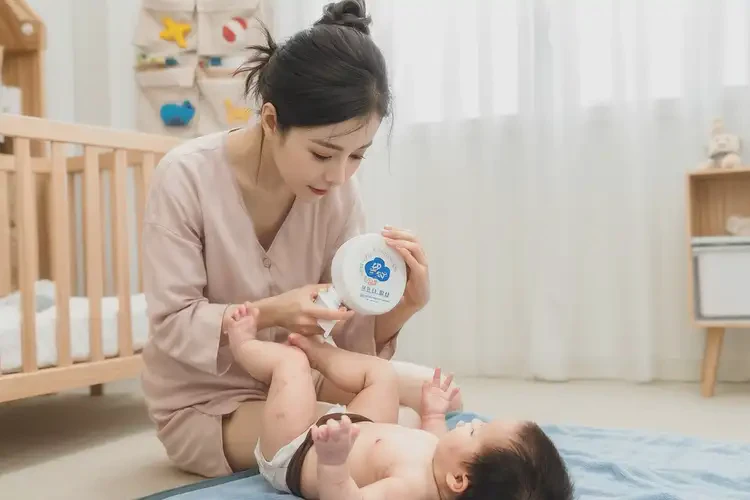 小兒屁股上容易起濕疹能夠徹底治愈嗎(圖3)