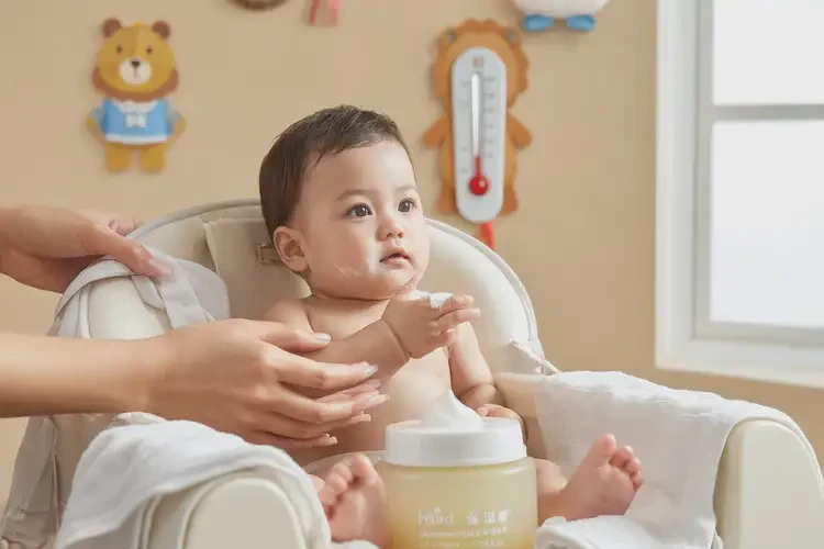 嬰兒手上出濕疹能徹底自愈嗎(圖2)