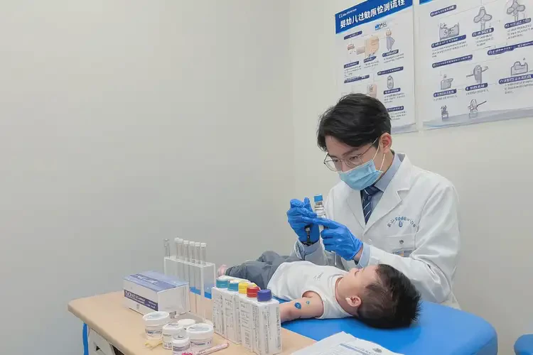 嬰幼兒大腿上出現(xiàn)濕疹可不可以徹底自愈(圖1)