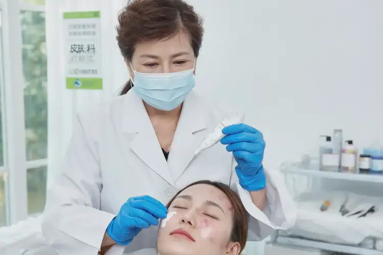 產(chǎn)婦臉上長濕疹能夠徹底治愈嗎(圖3)