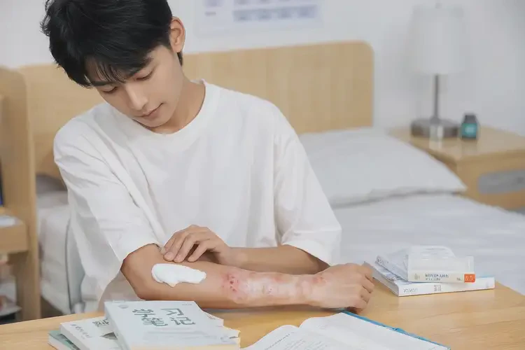 大學生手上出濕疹不管它會自己自愈嗎(圖3)