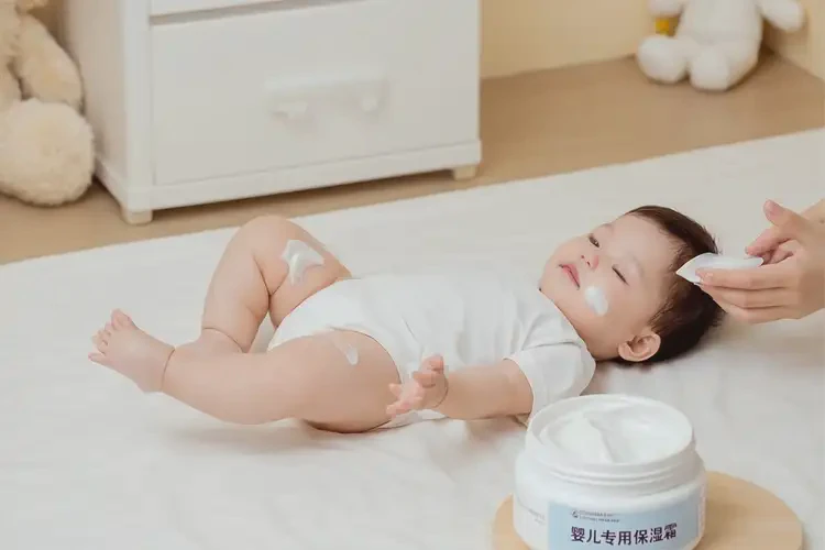 寶寶大腿上偶爾長(zhǎng)濕疹不管它會(huì)自己自愈嗎(圖3)