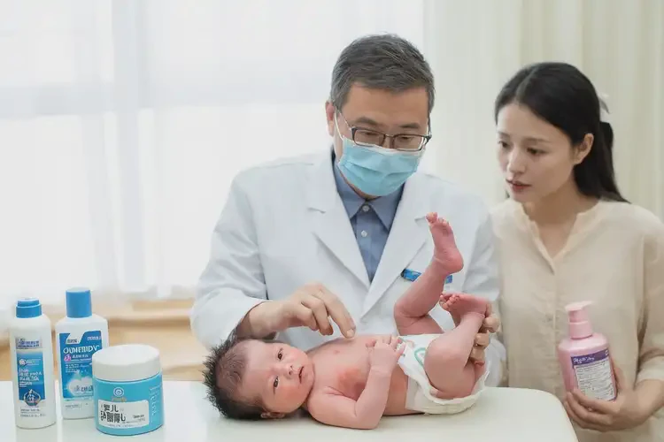 孩子屁股偶爾長濕疹可以徹底自愈嗎(圖1)