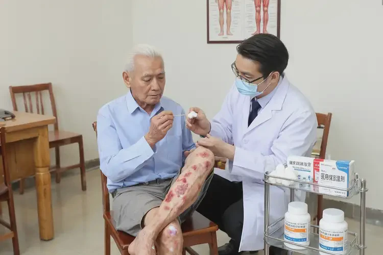 老年人小腿偶尔起湿疹可不可以彻底自愈(图3)