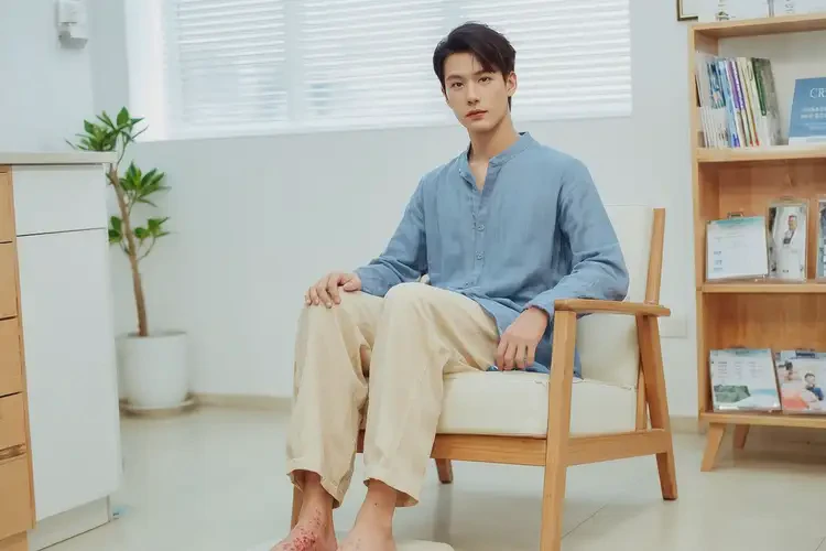 青年人腳上起濕疹不管它會自己自愈嗎(圖2)