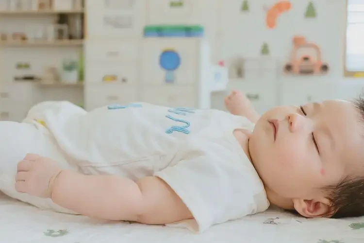 嬰兒脖子上偶爾長濕疹不管它會自己痊愈嗎(圖2)