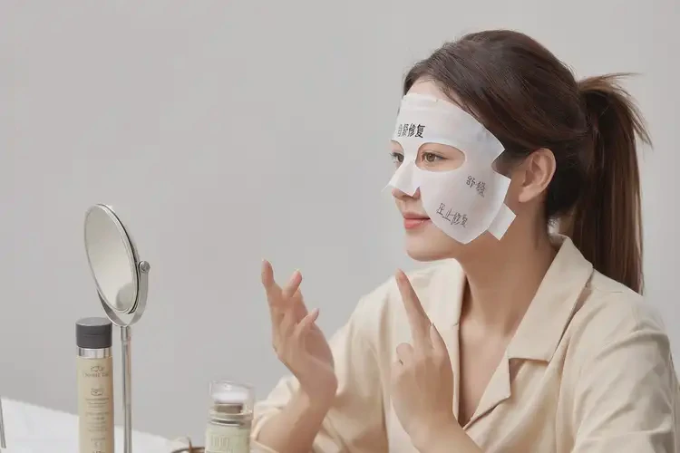 女性臉上偶爾長(zhǎng)濕疹能靠自己自愈嗎(圖3)